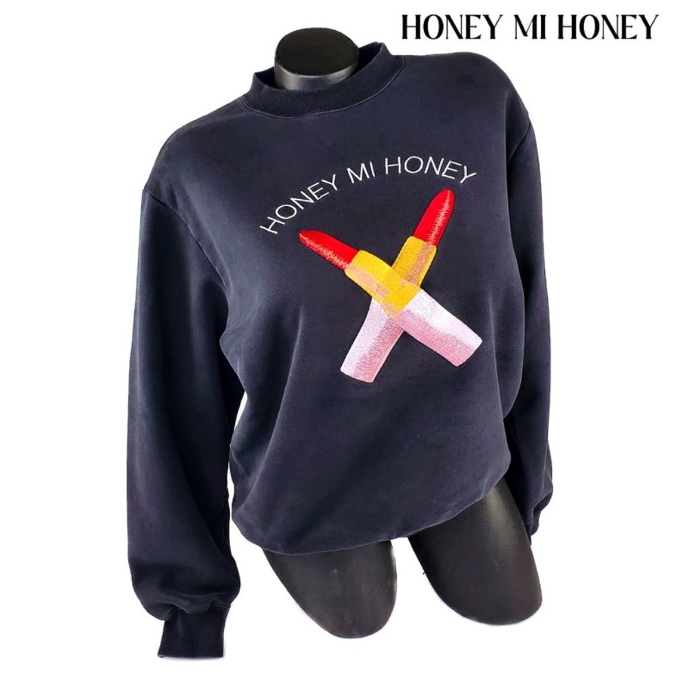 Honey Mi Honey Sweatshirt With Classic Logo & Lipstick Embroidery.
